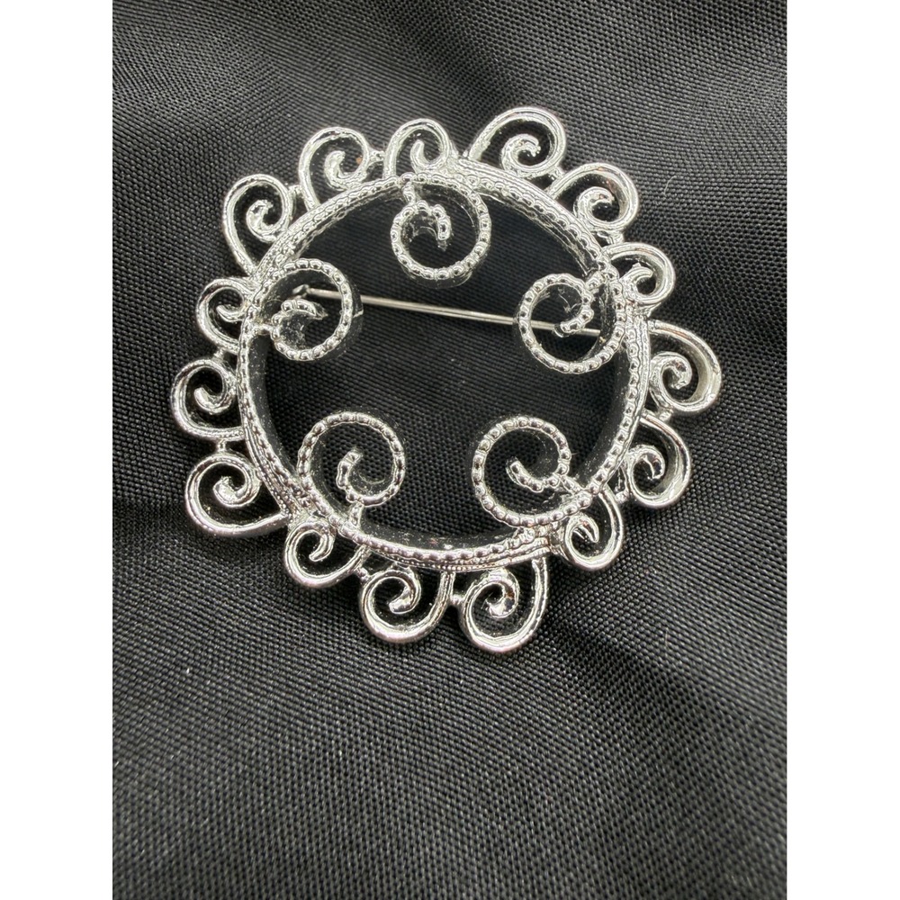 Sarah Coventry Vintage Silver Tone Scroll Filigree Wreath Brooch Pin Round